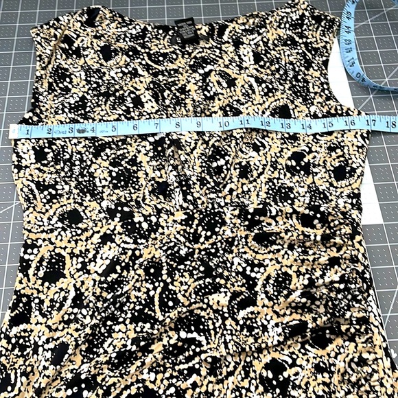 Beautiful Dress - Picture 5 of 7